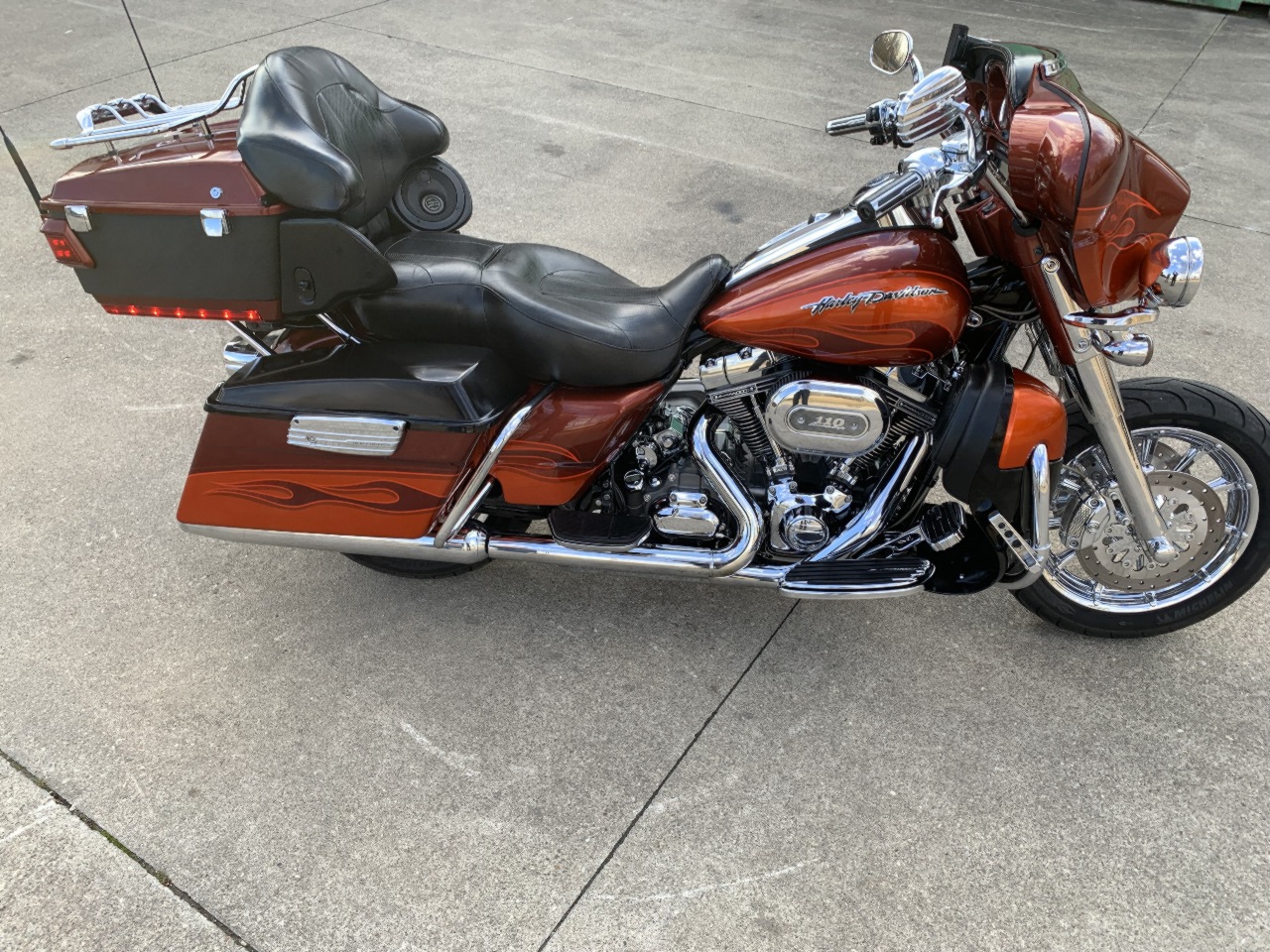 2010 Harley Davidson  FLHTCUSE CVO Electra Glide Ultra Classic 
